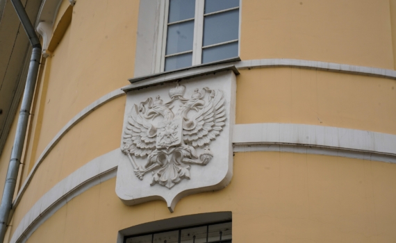 Пациент из Красноярска требует компенсацию за дважды проведённую операцию