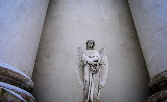 Галлюцинация или реальность? Ученые нашли причину — почему умирающие видят тоннель и белый свет