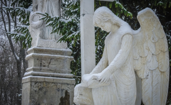 В РПЦ предупредили, к чему может привести отказ от посещения могил предков в поминальные дни