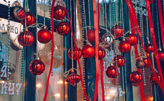 Неделя Зазеркалья 1-7 декабря 2025: какие двери откроют ваши сердца — гороскоп любви и отношений