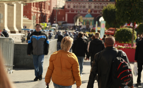 Скрепка — канцелярская мелочь и большой помощник в быту: от закладки в книге до вишнёвого пирога