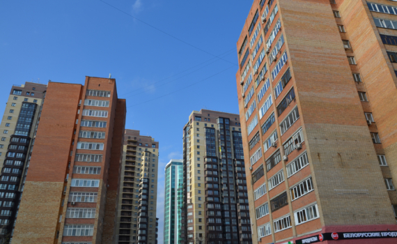 Тайное оружие бывалой хозяйки: 6 неочевидных супер способностей в быту обычной английской булавки