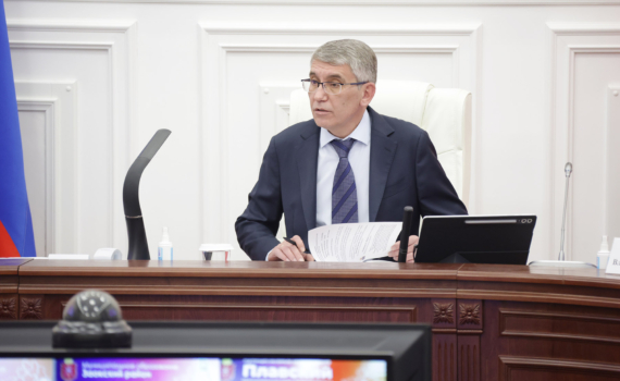 Обостряйте эти вопросы: Миляев недоволен положением с привлечением к работе в школах молодых учителей Обостряйте эти вопросы: Миляев недоволен положением с привлечением к работе в школах молодых учителей